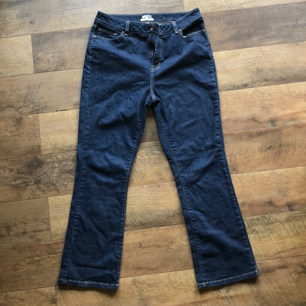Women’s LL Bean classic fit size 14 regular.
